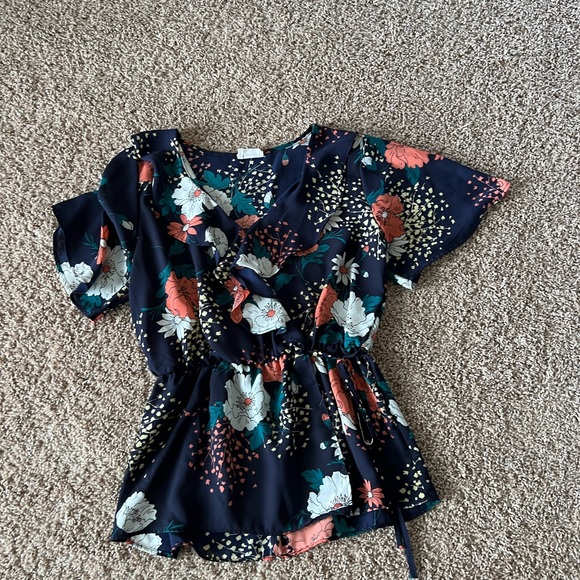 Women’s blouse - Picture 1 of 2